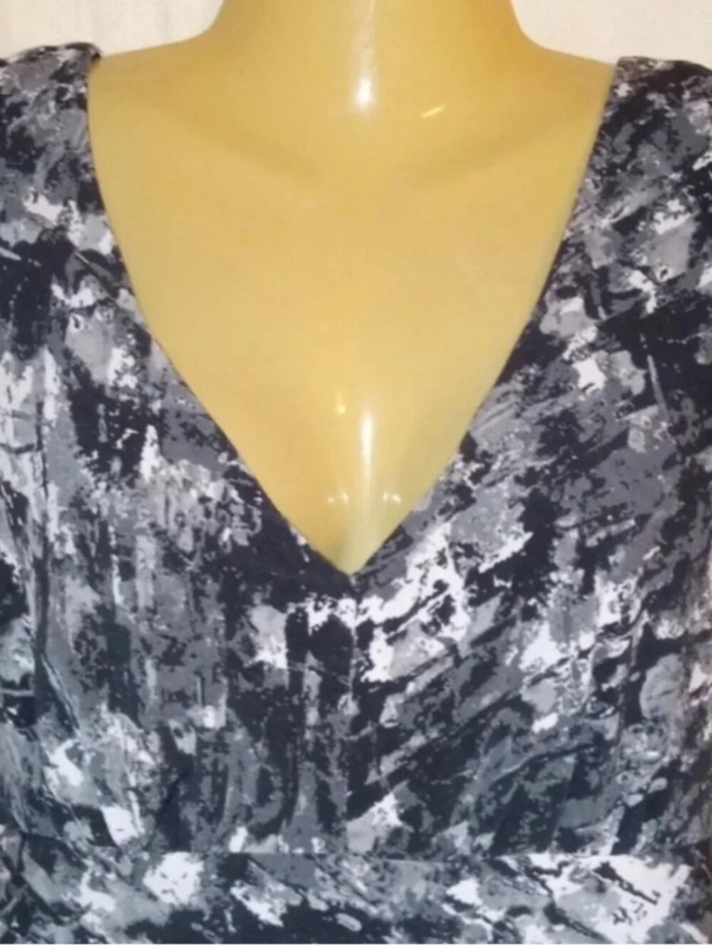 Trulli - Black, white & gray dress - flattering fit - Picture 4 of 6
